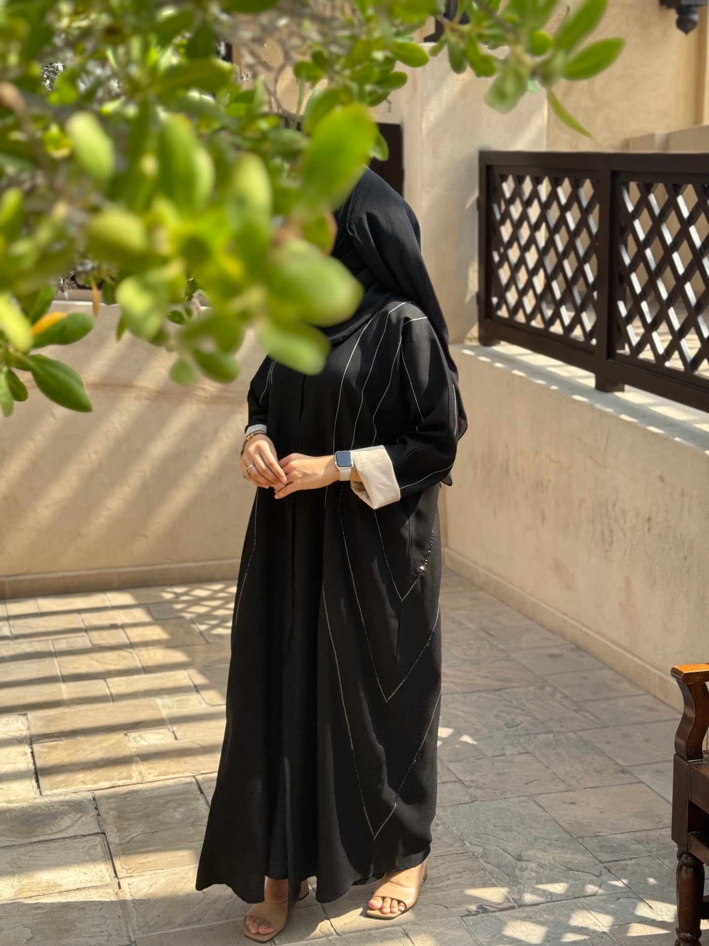 ABAYA Noire avec doublure beige