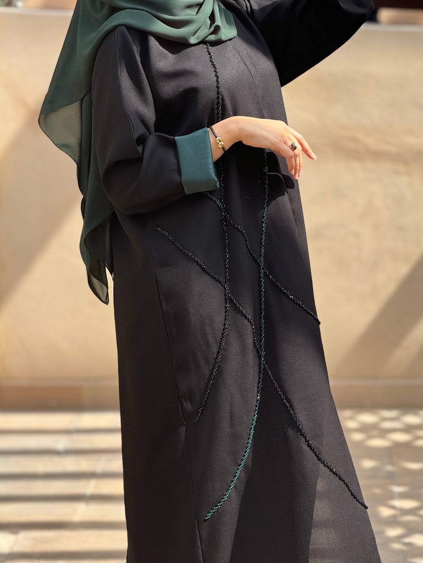 ABAYA Noire avec doublure vert